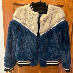Womens vera modo faux fur blue and white bomber jacket